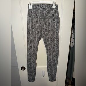 Green and White Patterned Leggings